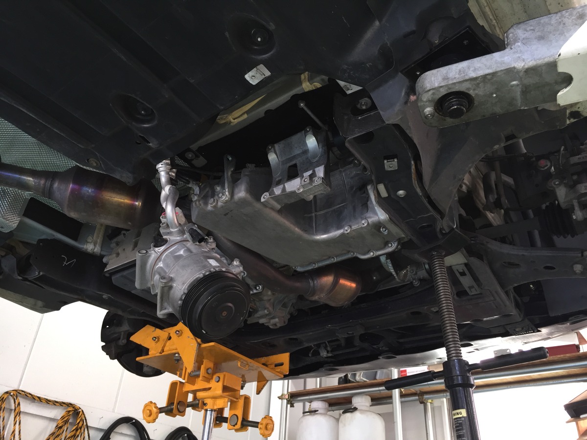 メルセデスベンツBクラス W245 エンジンから異音 | 車検と修理のハルミ・コーポレーション